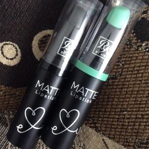2 matte lipsticks