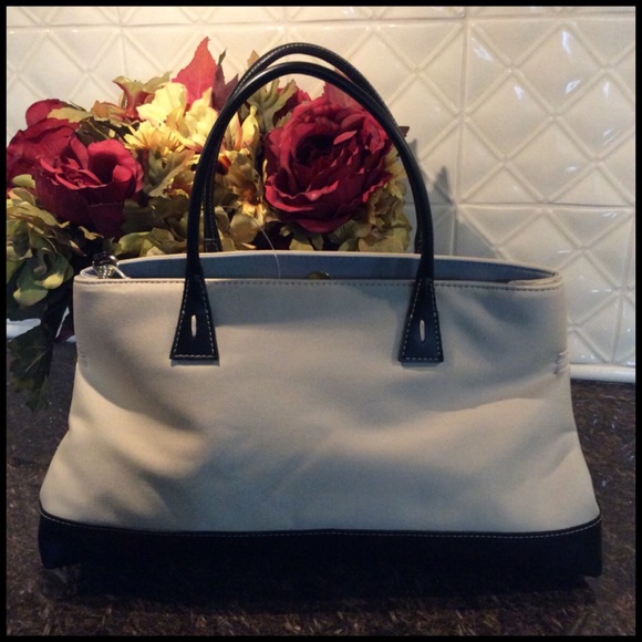 πΊHOST PICKπΊNine West Handbag - Picture 3 of 4