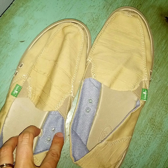Sanuk shoes