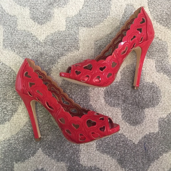 Red Pumps