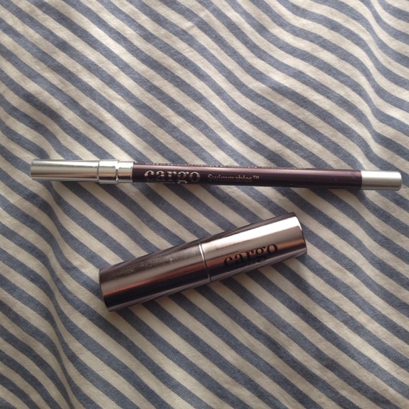 Cargo bundle: eye pencil & lipstick