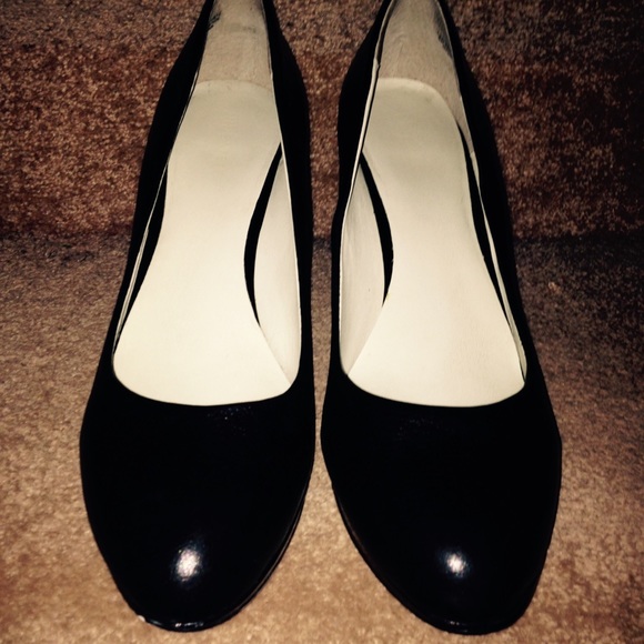 Patent black Nine West pumps