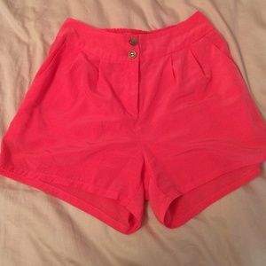 Coral high-waisted shorts