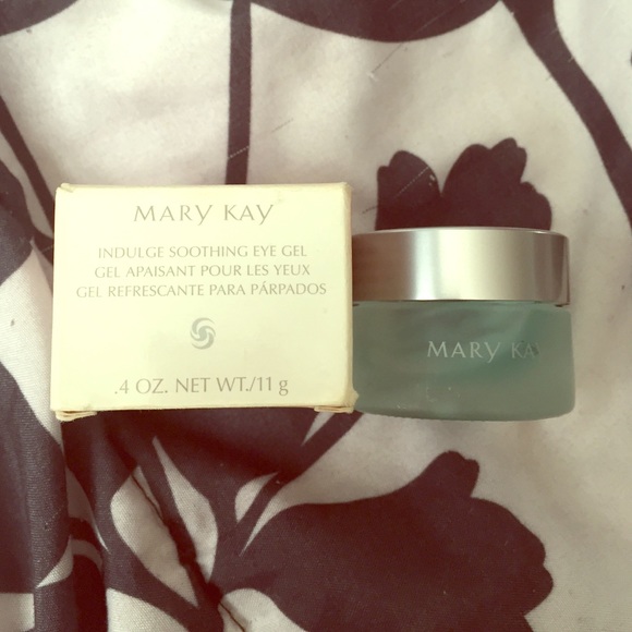 🎀NEW IN THE BOX🎀 Mary Kay soothing eye gel.