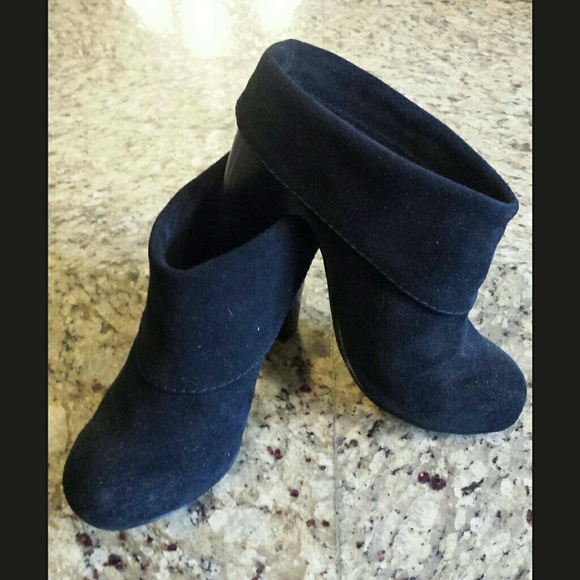Steve Madden Shoes - ⚫BLACK SUEDE ANKLE BOOTS⚫
