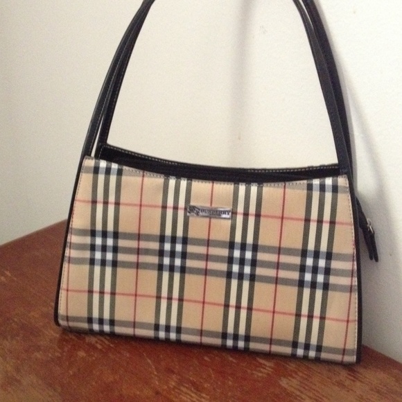Burberry plaid should purse