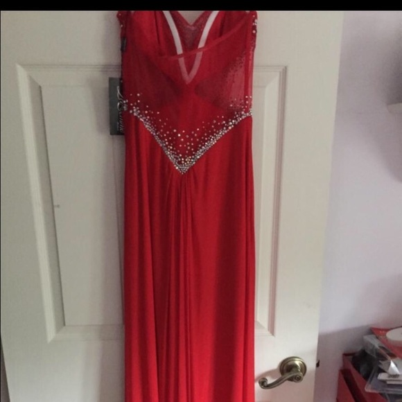La Femme red formal dress style 20166 - Picture 4 of 4