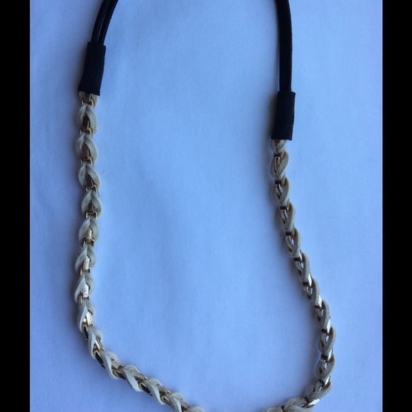 Braided chain headband with elastic. - Picture 3 of 3