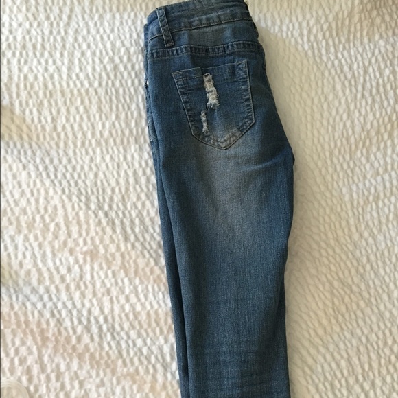 Ripped Jeans💙 - Picture 3 of 4