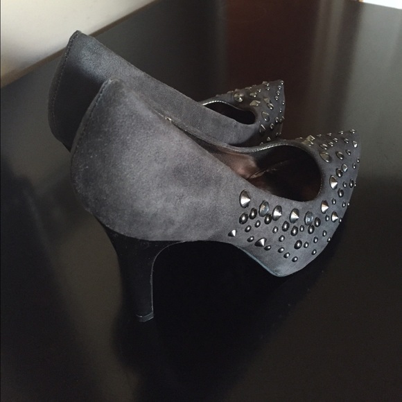 Gray decorative pumps - Picture 4 of 4