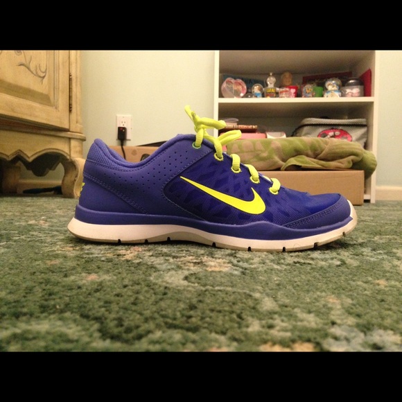 Nike sneakers size 6.5 woman's.