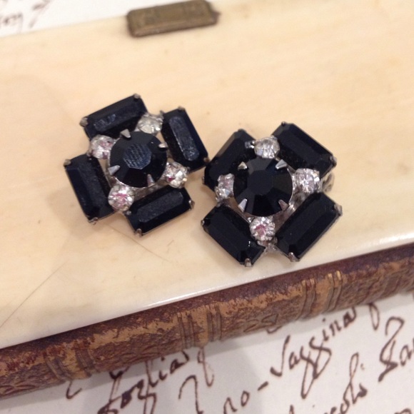 Vintage Rhinestone Earrings Clip On - Picture 1 of 2