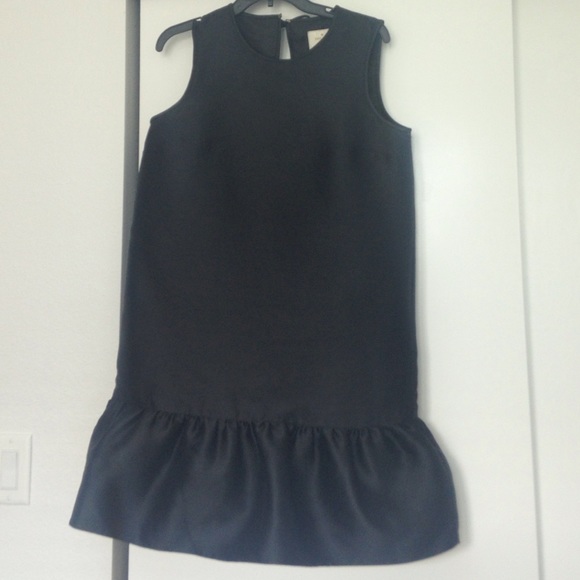 kate spade Dresses & Skirts - Kate Spade Black Shift with Ruffle bottom Size 8