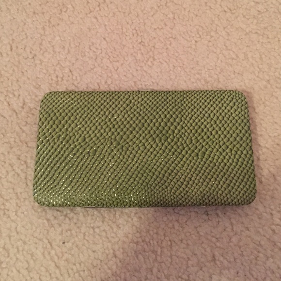 snakeskin clutch 🐍