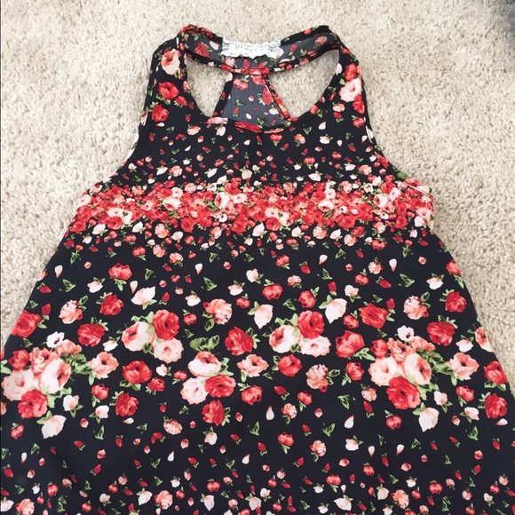 Adorable girls floral top