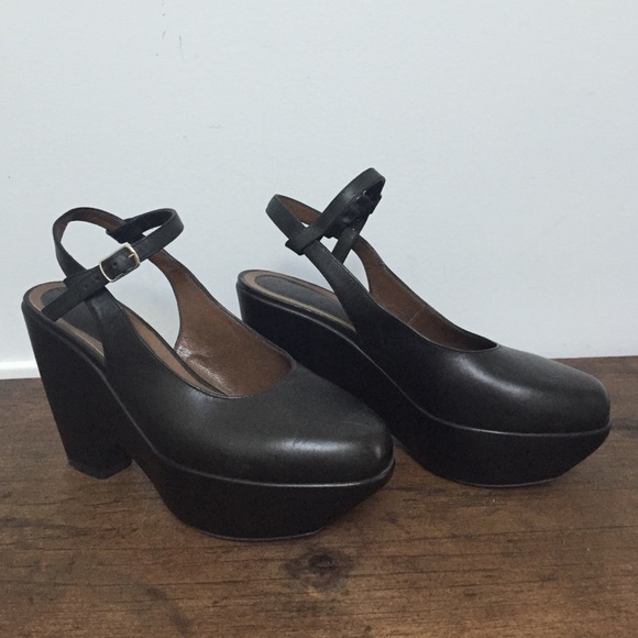 Marni size 36 black leather wedges
