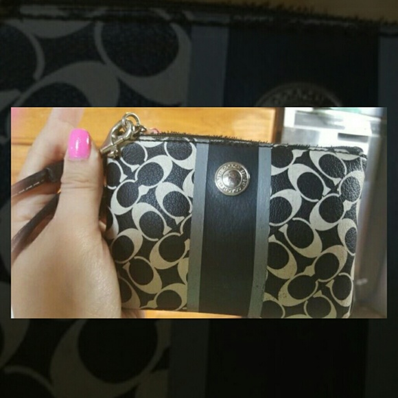 Coach wristlet - Picture 1 of 1