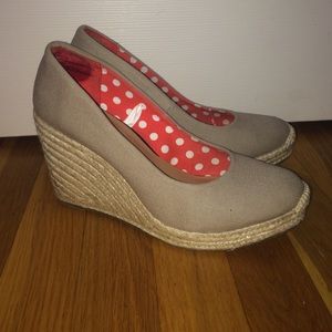 Tan wedges