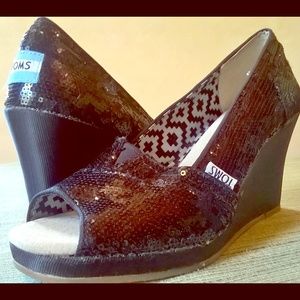 TOMS black sparkle wedges. NWOT. Make me an offer!