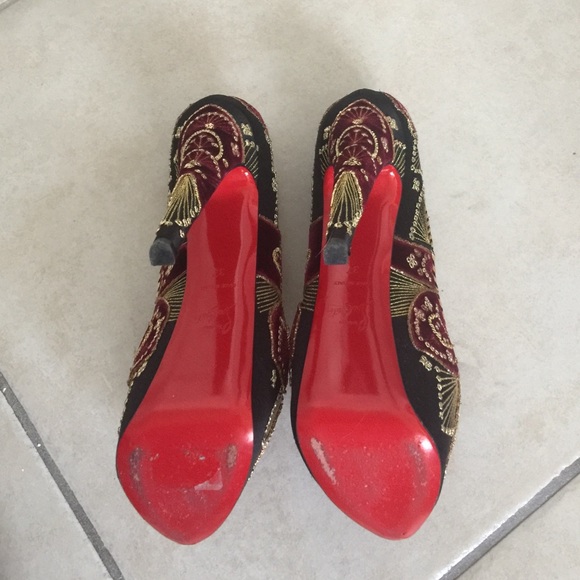 LOUBOUTIN SOMBRERO HEELS IMPOSSIBLE TO FIND!!