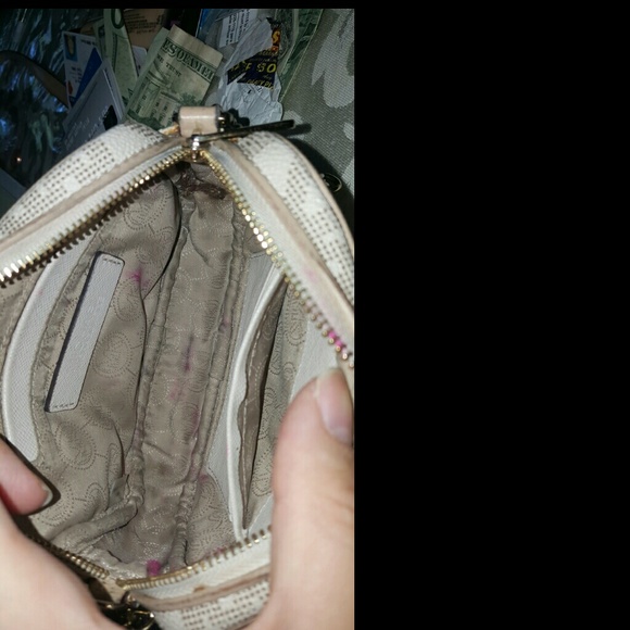 Michael kors white small cross body - Picture 3 of 4