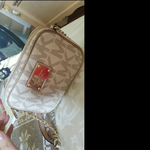 Michael kors white small cross body - Picture 4 of 4