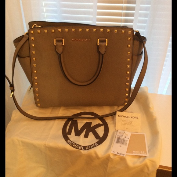 SOLD❤️Michael Kors jet set Selma studded - Picture 2 of 4