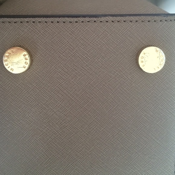 SOLD❤️Michael Kors jet set Selma studded - Picture 3 of 4