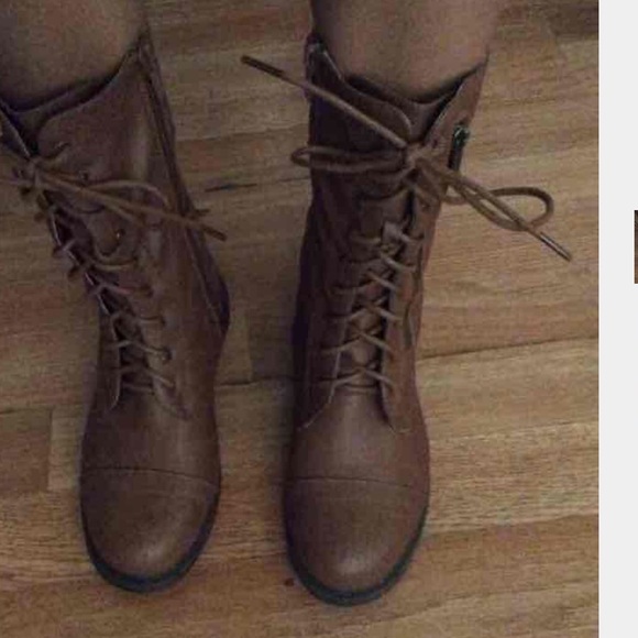 Combat boots