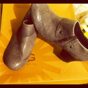 Born shoes brand new size 11