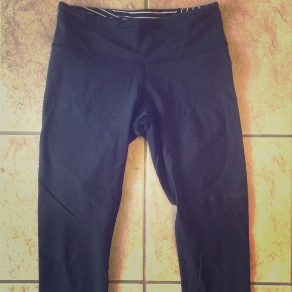 Lululemon Reversible Crops