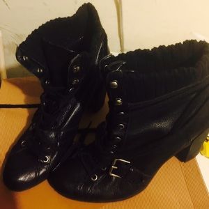 Used nine west boots