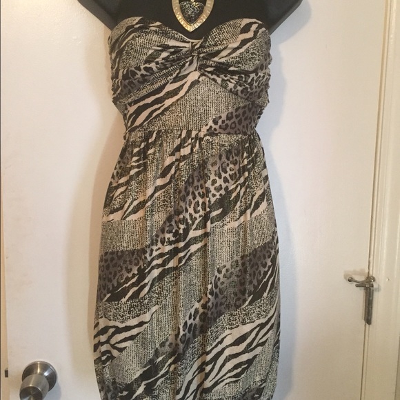 Dress - Picture 3 of 4