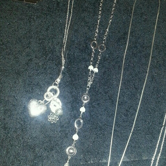 Jewelry - Picture 3 of 4