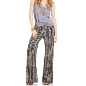 🚫SOLD🚫Printed soft, fold over printed pants