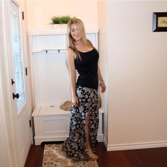 π Boho Elephant Batik Print Maxi Skirt with Slits - Picture 2 of 4