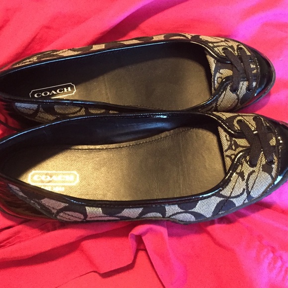 NWOT black coach flats