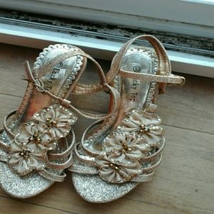 Kids  gold heel
