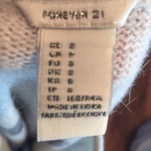 White and black heart sweater - Picture 4 of 4