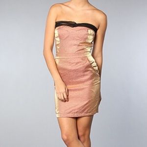 The sweetheart mini dress in peach