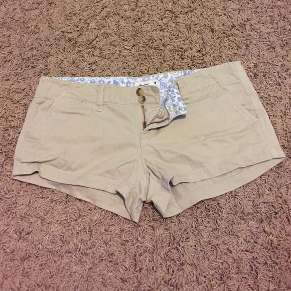 AE Kaki Shorts