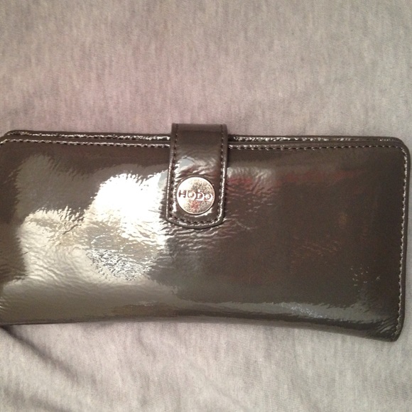 Silver hobo wallet