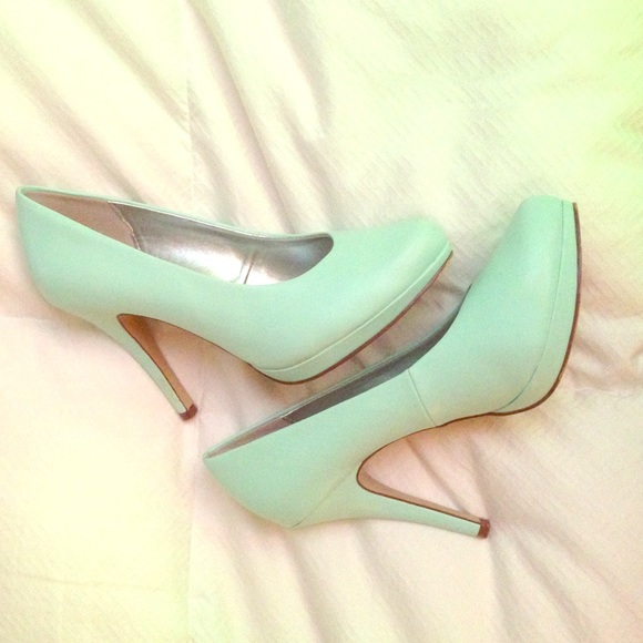 Shoes - Teal Pumps