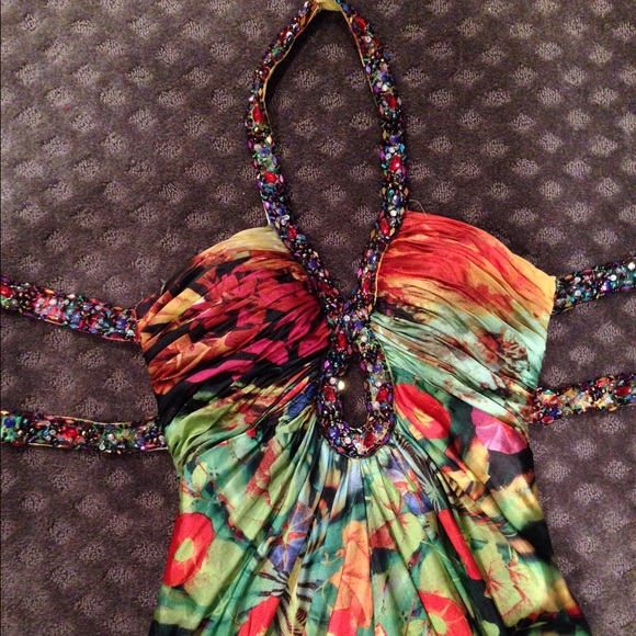 Beautiful prom dress only worn once - Picture 2 of 3