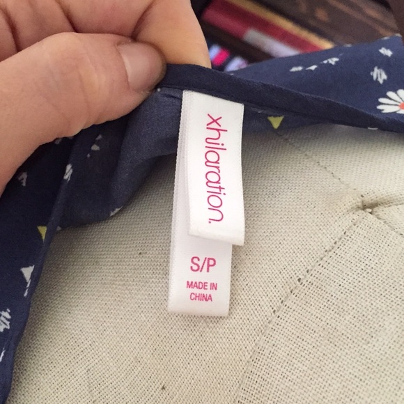 Blue short sleeve dress with Daisy print pattern - Picture 3 of 3