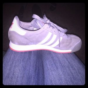 Size 7 Samoa pink white and gray
