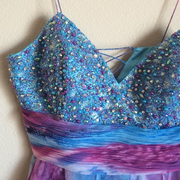 High-Low Formal Dress - Picture 2 of 4