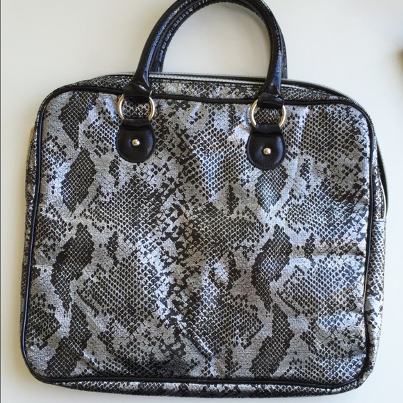 🎉SOLD IN BUNDLE🎉 - Picture 3 of 4