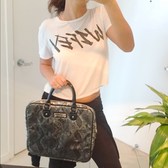 🎉SOLD IN BUNDLE🎉 - Picture 2 of 4