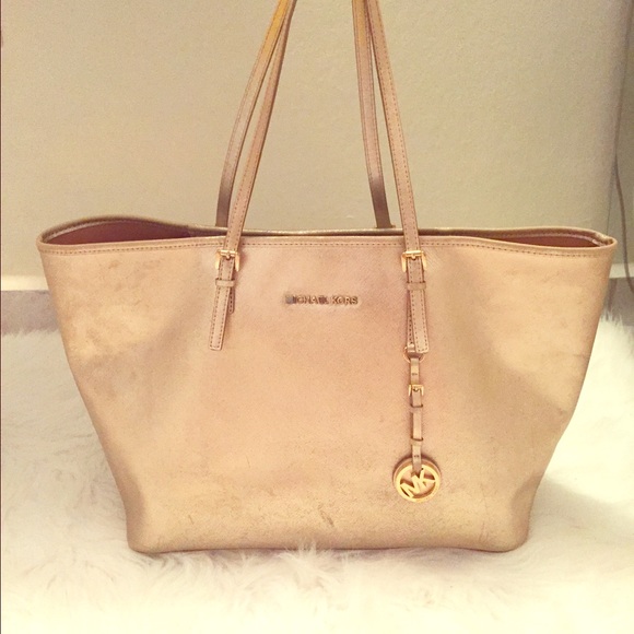 🔴🔴 SOLD 🔴🔴 Michael Kors Gold Travel Tote